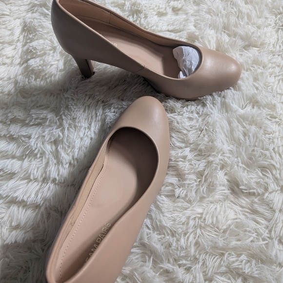 Elegant Beige Heels - Picture 11 of 11